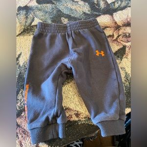 Very nice baby underarmour sweatpants SIZE  6/9 mths